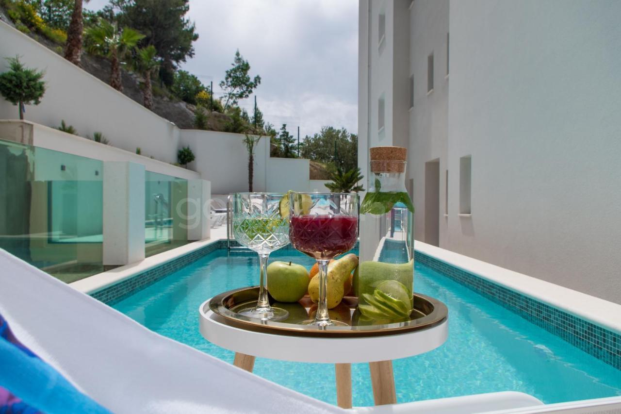 Villa Smaragd - Opal - Luxury Apt With Shared Pool And Private Hot Tub Makarska Exterior foto